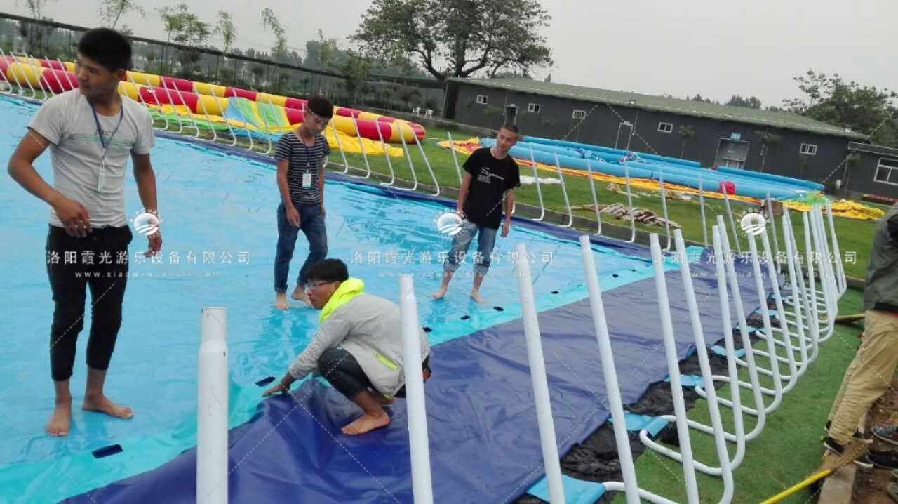 马尾支架游泳池